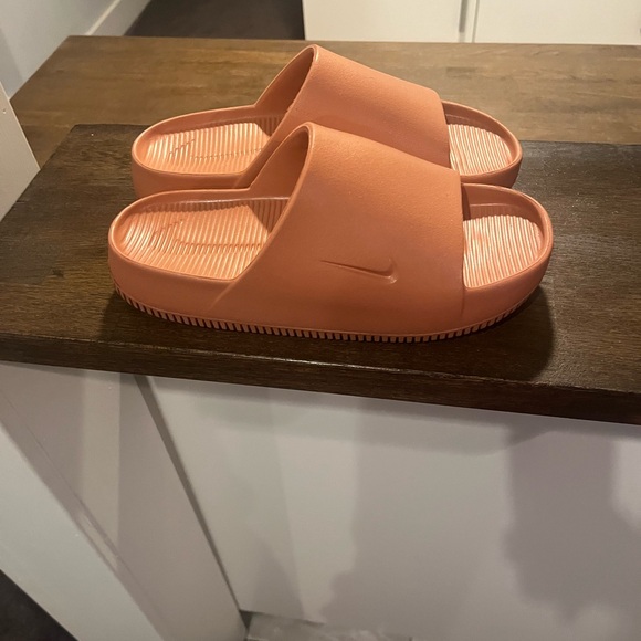 Nike Calm Slides  size 7 worn once no box - Picture 1 of 4